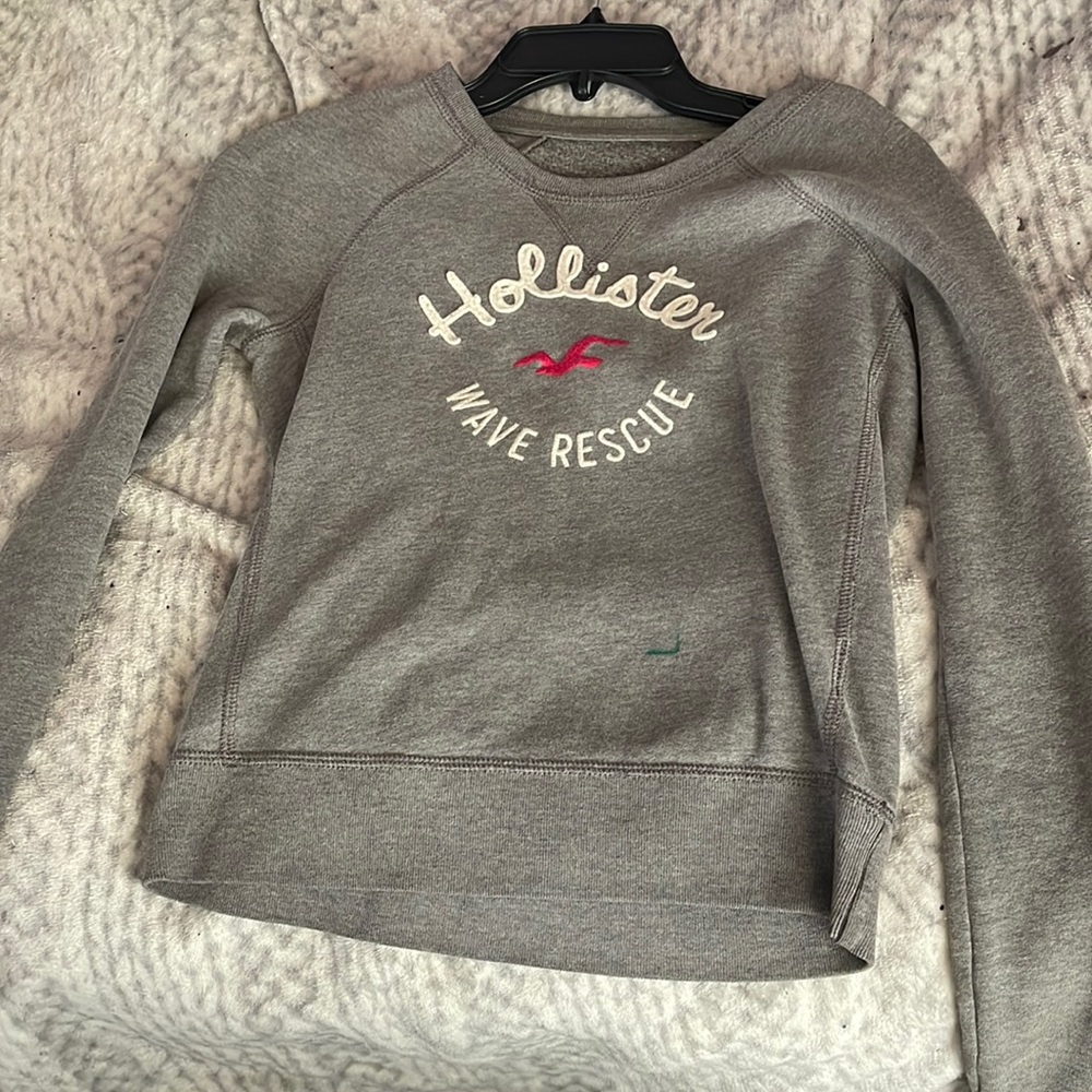 crew neck
